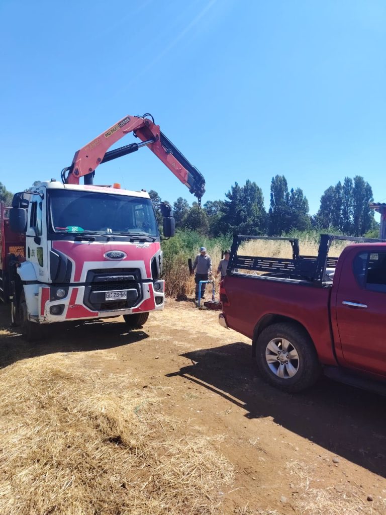 Traslado y montaje de postes de hormigón